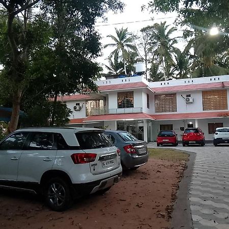 Somatheertham Resort Thiruvananthapuram Ngoại thất bức ảnh