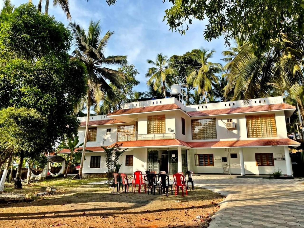 Somatheertham Resort Thiruvananthapuram Ngoại thất bức ảnh